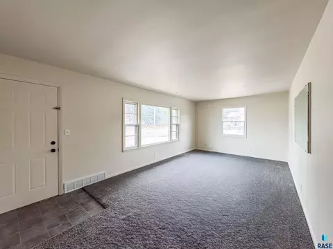 Living - 1221 E 12th St, Sioux Falls, SD 57103 photo 1 of 4
