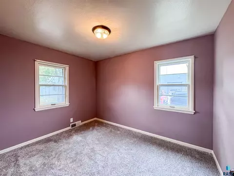 Bedroom - 1221 E 12th St, Sioux Falls, SD 57103 photo 3 of 11