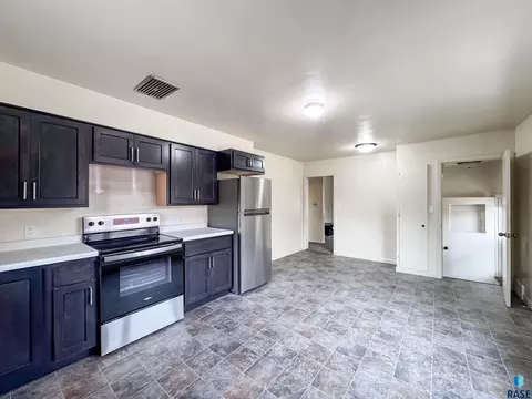 Kitchen - 1221 E 12th St, Sioux Falls, SD 57103 photo 5 of 7