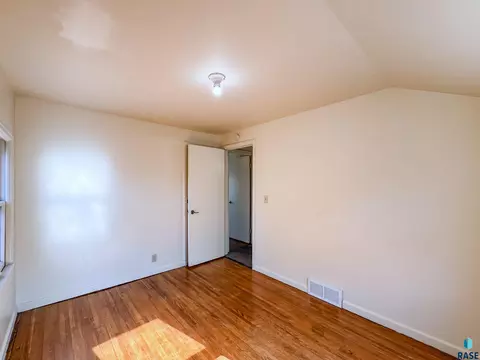 Bedroom - 1221 E 12th St, Sioux Falls, SD 57103 photo 9 of 11