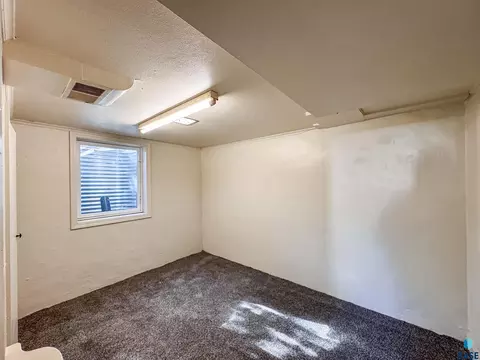 Bedroom - 1221 E 12th St, Sioux Falls, SD 57103 photo 5 of 11