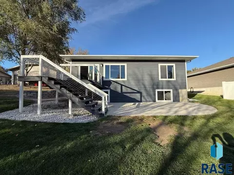 105 E 7th St, Dell Rapids, SD 57022 photo 15