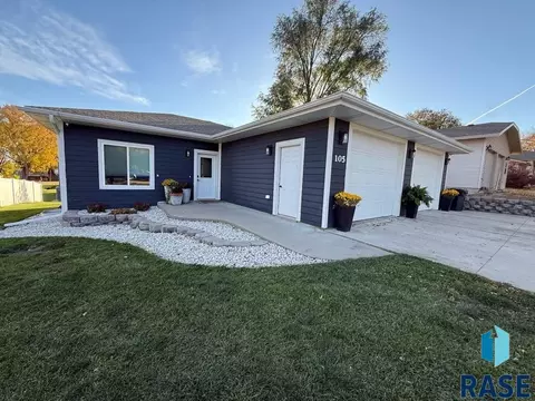 105 E 7th St, Dell Rapids, SD 57022 photo 11