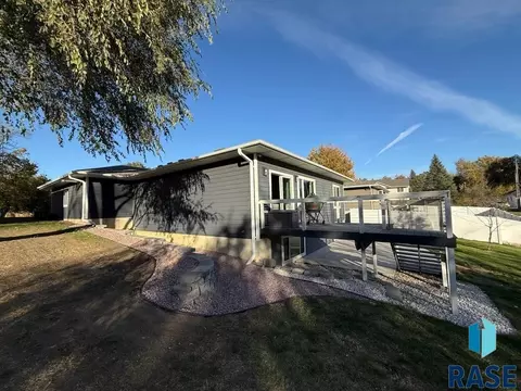 105 E 7th St, Dell Rapids, SD 57022 photo 16