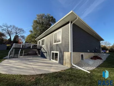 105 E 7th St, Dell Rapids, SD 57022 photo 13
