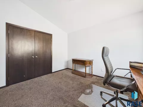 1724 E Tracy Ln, Sioux Falls, SD 57103 photo 17