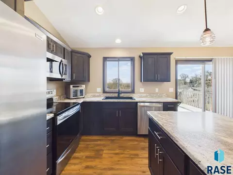 1724 E Tracy Ln, Sioux Falls, SD 57103 photo 13