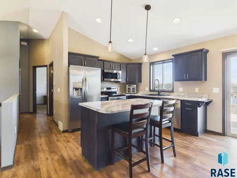 1724 E Tracy Ln, Sioux Falls, SD 57103 photo 8
