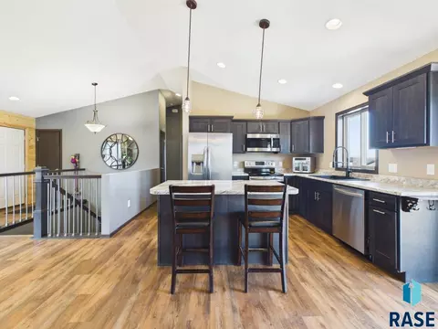 1724 E Tracy Ln, Sioux Falls, SD 57103 photo 9