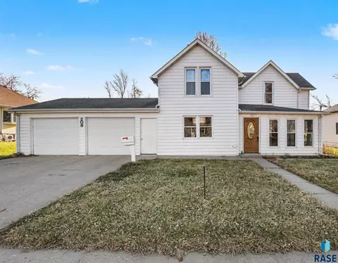 208 S 3rd St, Beresford, SD 57004