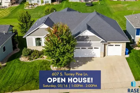607 S Torrey Pine Ln, Sioux Falls, SD 57110