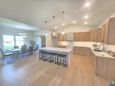 8412 E Spearfish Ct, Sioux Falls, SD 57110 photo 18