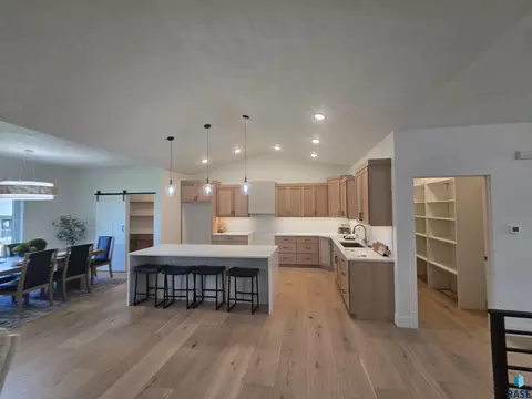 8412 E Spearfish Ct, Sioux Falls, SD 57110 photo 15