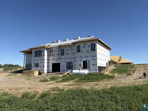Exterior - 46644 Prairie Dr, Tea, SD 57064 photo 6 of 7