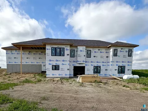 Exterior - 46644 Prairie Dr, Tea, SD 57064 photo 3 of 7