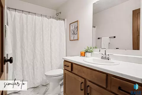 Bath - 6205 S Ruby Jean Pl, Sioux Falls, SD 57108 photo 2 of 2