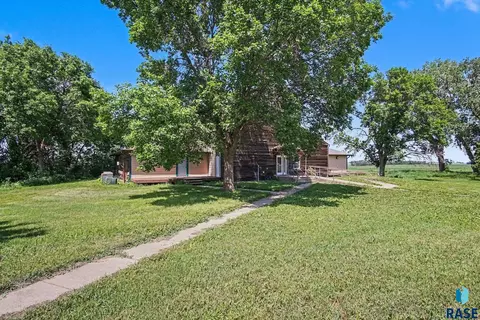 Exterior - Sd-46, Beresford, SD 57004 photo 4 of 6