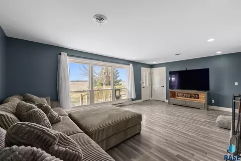 Living - 1409 S Splitrock Blvd, Brandon, SD 57005 photo 2 of 3