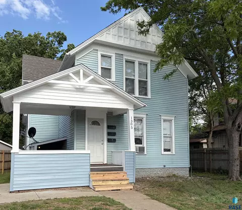 1305 S Spring Ave, Sioux Falls, SD 57104