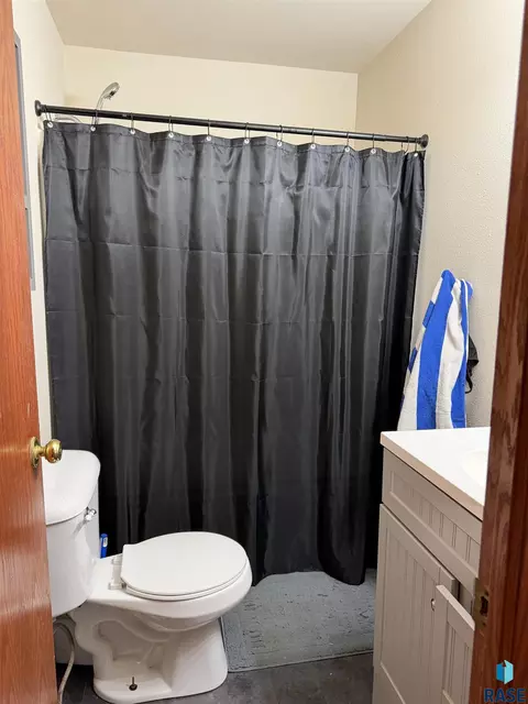 200 E 1st St, Marion, SD 57043 photo 18