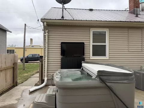 200 E 1st St, Marion, SD 57043 photo 42
