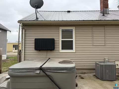 200 E 1st St, Marion, SD 57043 photo 40