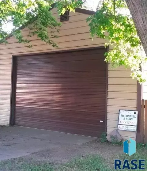 200 E 1st St, Marion, SD 57043 photo 30