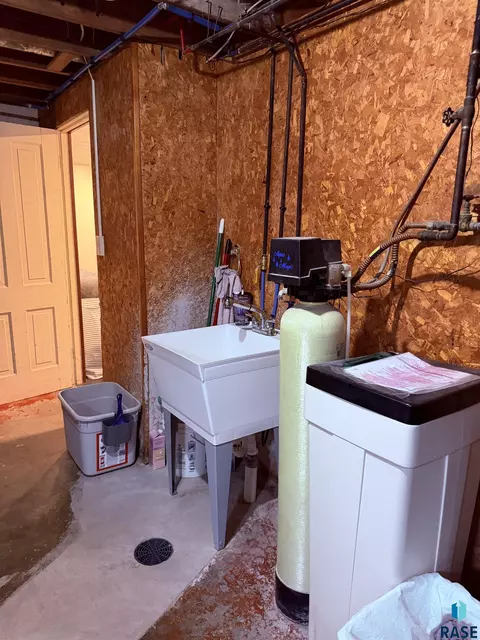 200 E 1st St, Marion, SD 57043 photo 39