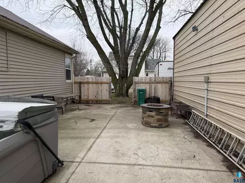 200 E 1st St, Marion, SD 57043 photo 44