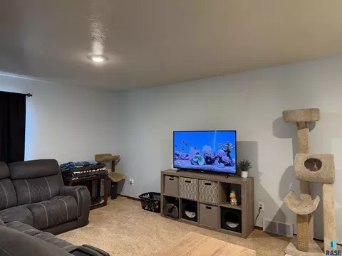 200 E 1st St, Marion, SD 57043 photo 5