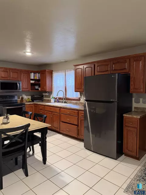200 E 1st St, Marion, SD 57043 photo 8
