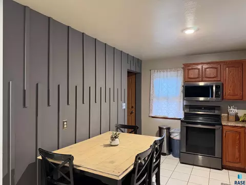 200 E 1st St, Marion, SD 57043 photo 10