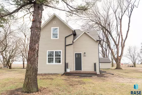 201 4th St, Worthing, SD 57077 photo 2