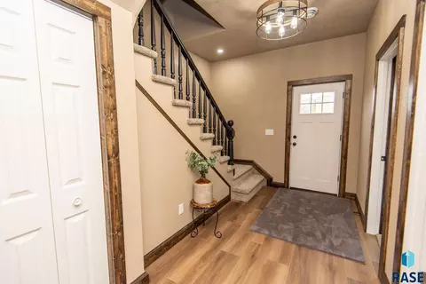 201 4th St, Worthing, SD 57077 photo 3