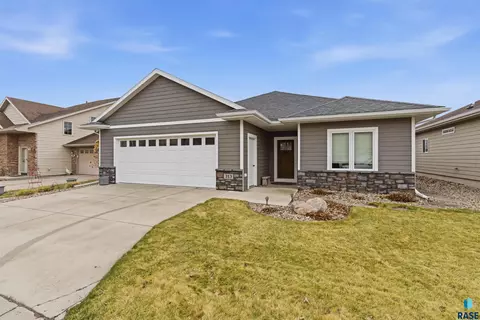 313 S Spring Pl, Brandon, SD 57005