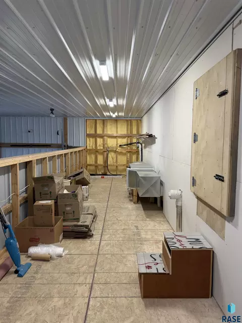 219 S Division Ave, Madison, SD 57042 photo 32
