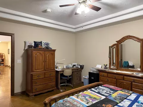 219 S Division Ave, Madison, SD 57042 photo 22