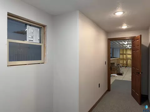 219 S Division Ave, Madison, SD 57042 photo 34