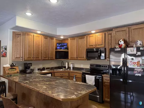 219 S Division Ave, Madison, SD 57042 photo 17