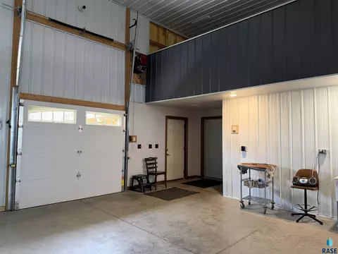 219 S Division Ave, Madison, SD 57042 photo 35