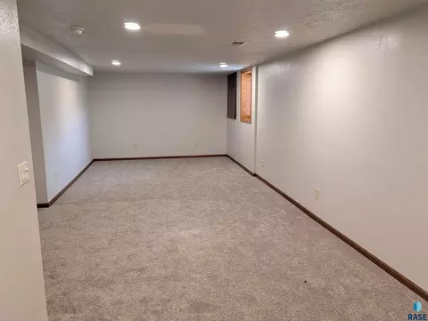 603 W 3rd St, Dell Rapids, SD 57022 photo 24