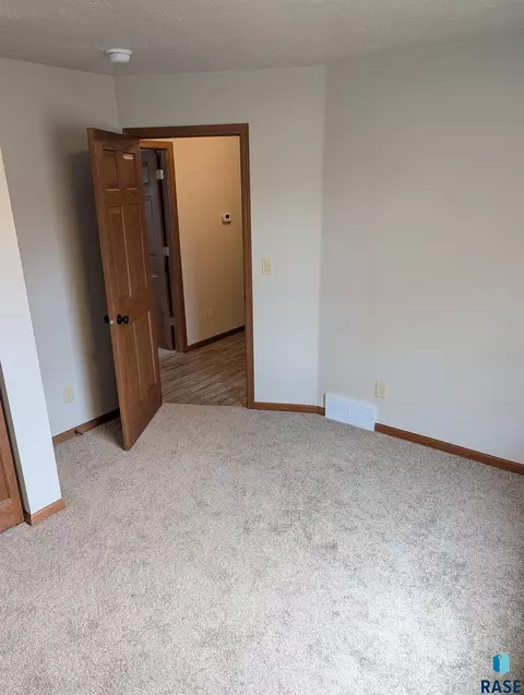 603 W 3rd St, Dell Rapids, SD 57022 photo 15