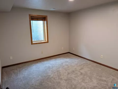 603 W 3rd St, Dell Rapids, SD 57022 photo 20