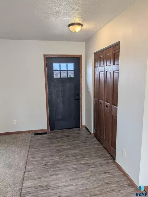 603 W 3rd St, Dell Rapids, SD 57022 photo 2