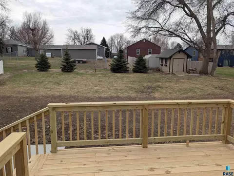 603 W 3rd St, Dell Rapids, SD 57022 photo 26