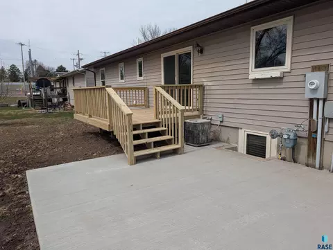 603 W 3rd St, Dell Rapids, SD 57022 photo 27