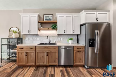 Kitchen - 5303 E 67th St, Sioux Falls, SD 57108 photo 5 of 5