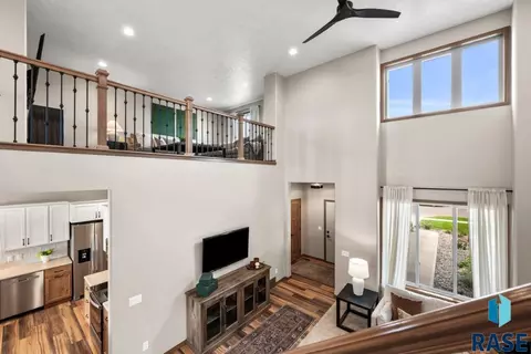 Entry Way - 5303 E 67th St, Sioux Falls, SD 57108 photo 1 of 2