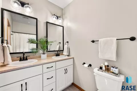 Bath - 5303 E 67th St, Sioux Falls, SD 57108 photo 2 of 3