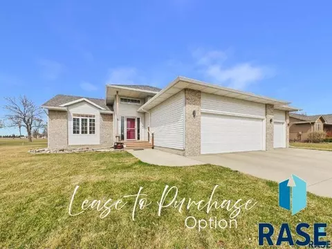 606 Par Tee Dr, Hartford, SD 57033